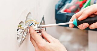 Электромонтажные работы в Полевской от Мастер24 — электромонтаж под ключ, цены от 1642 руб., заказать услуги