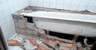 Демонтаж ванны в Полевской от Мастер24 — быстро, недорого, вывоз старой ванны от 1027 руб.
